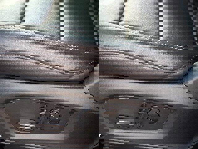 Certified 2024 Ford Explorer XLT w/ Equipment Group 202A image 7