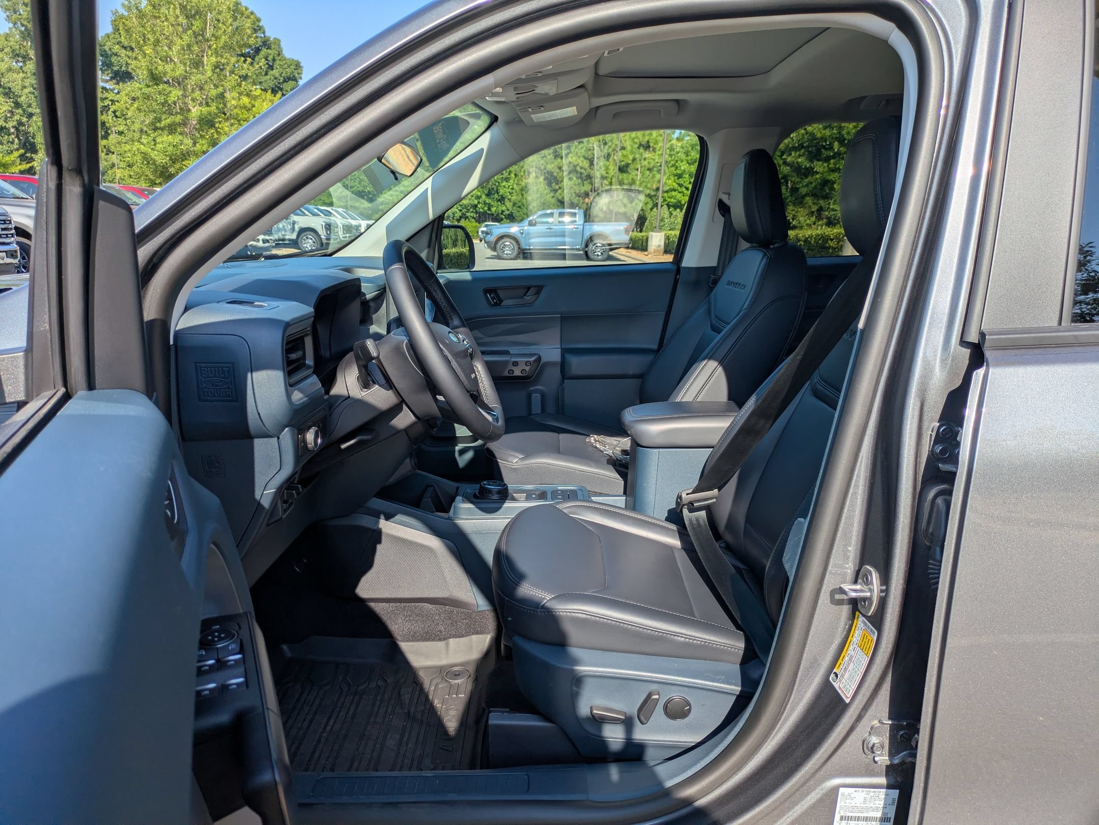Certified 2025 Ford Maverick Lariat w/ Black Appearance Package AWD/4WD image 13
