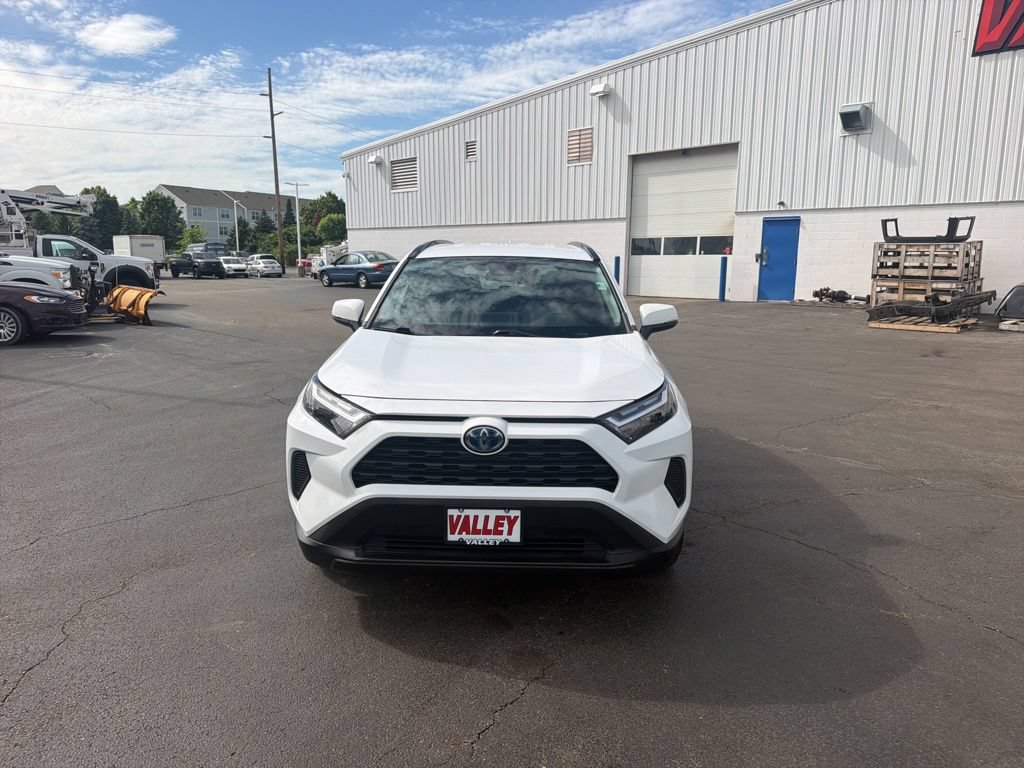 Used 2023 Toyota RAV4 XLE AWD/4WD image 3