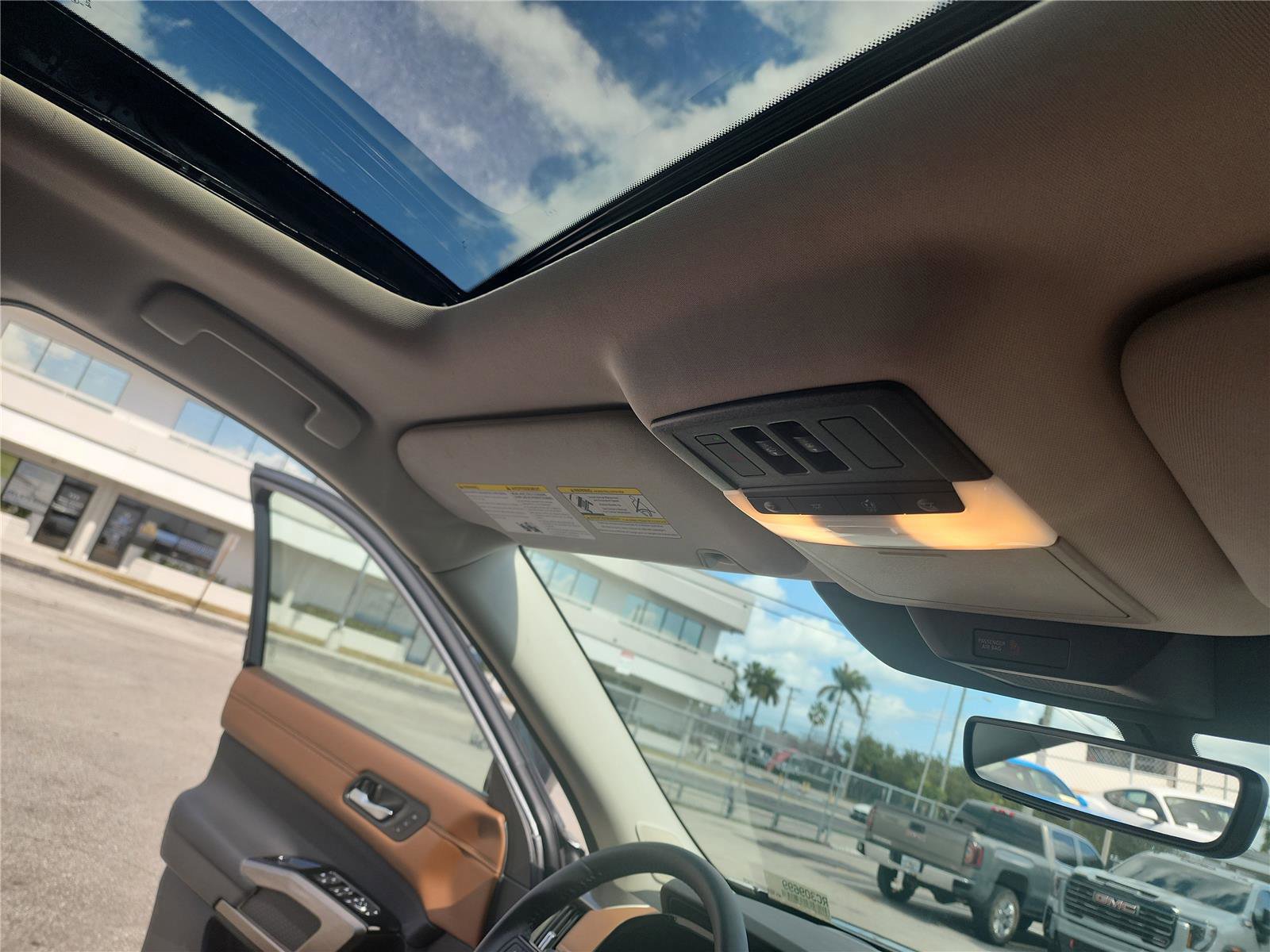 Used 2024 Nissan Pathfinder Platinum image 28