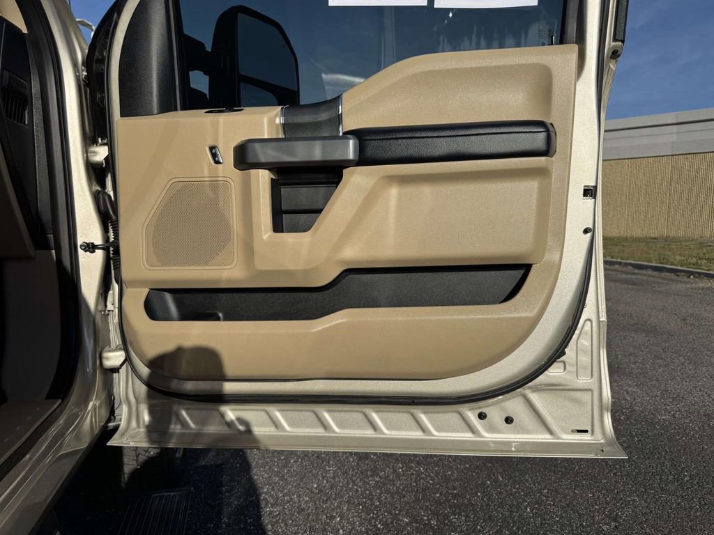 Certified 2017 Ford F250 XLT w/ XLT Value Package image 27