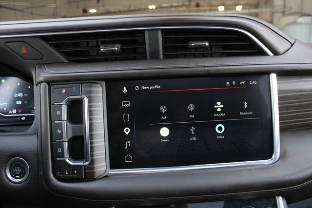 Used 2024 GMC Yukon Denali w/ Advanced Technology Package AWD/4WD image 16