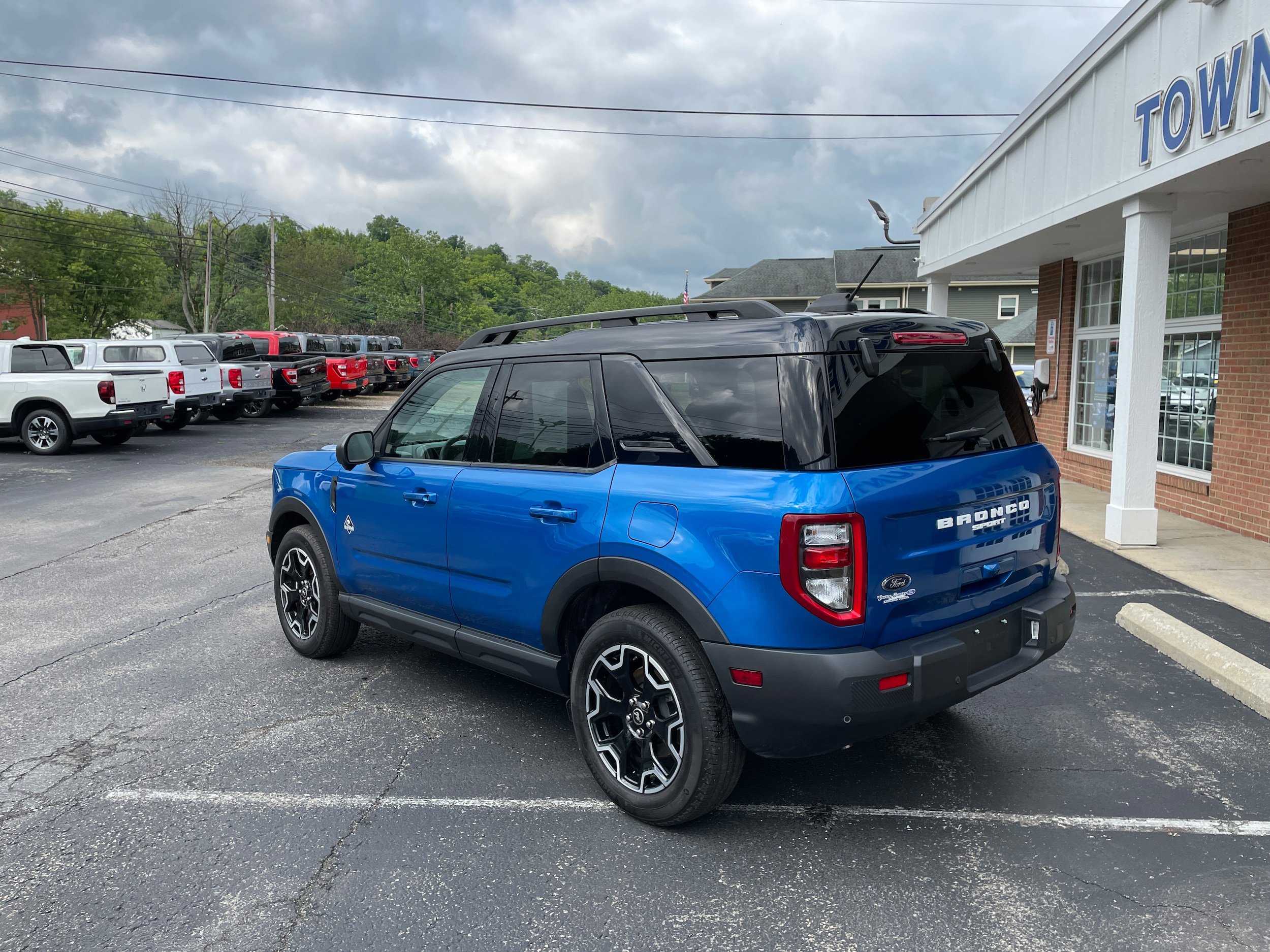 Certified 2025 Ford Bronco Sport Outer Banks w/ Outer Banks Tech Package+ AWD/4WD image 7