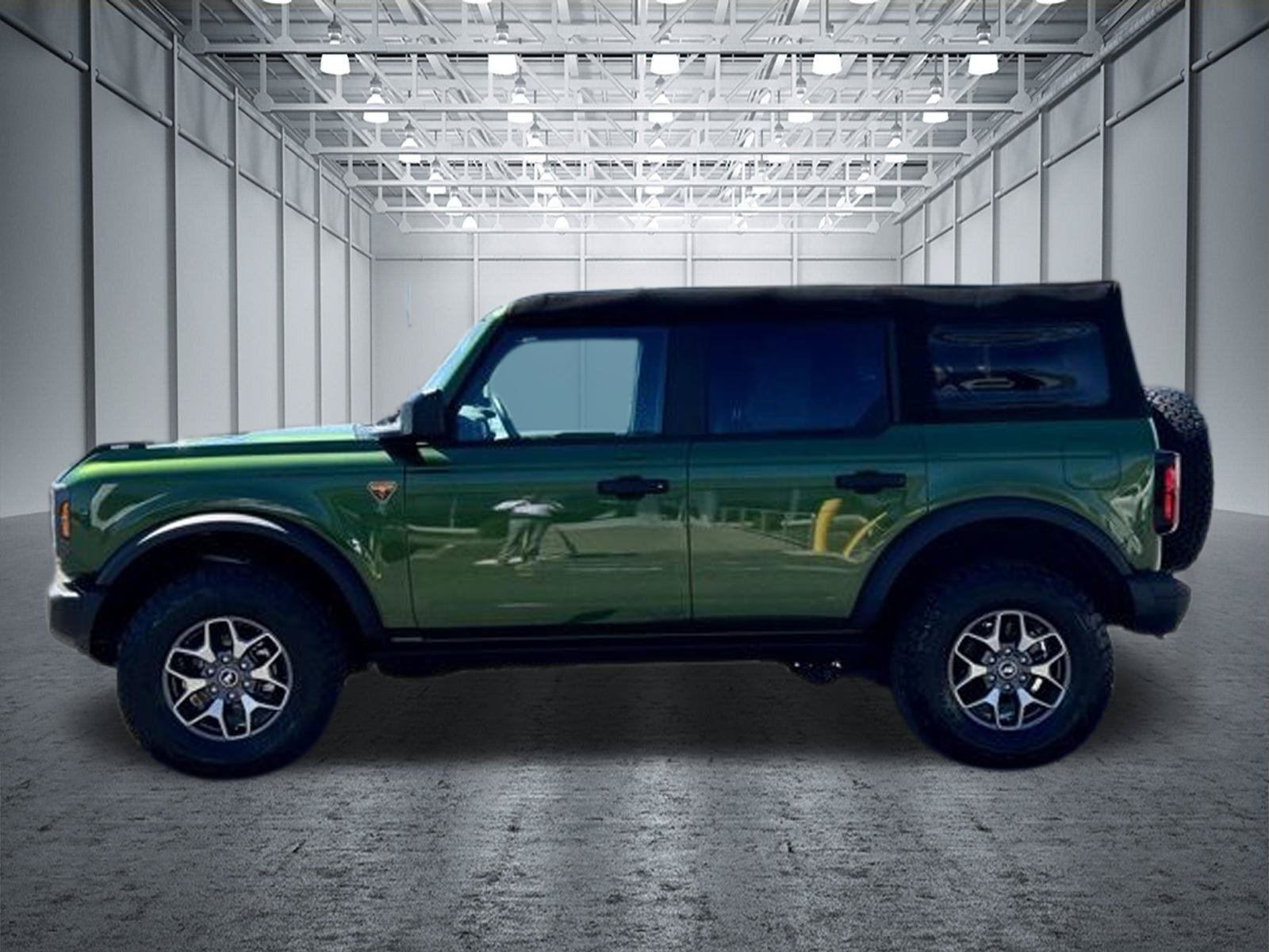 Certified 2023 Ford Bronco Badlands AWD/4WD image 9