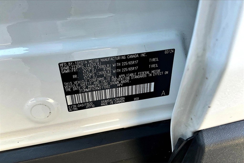 Used 2024 Toyota RAV4 LE image 31