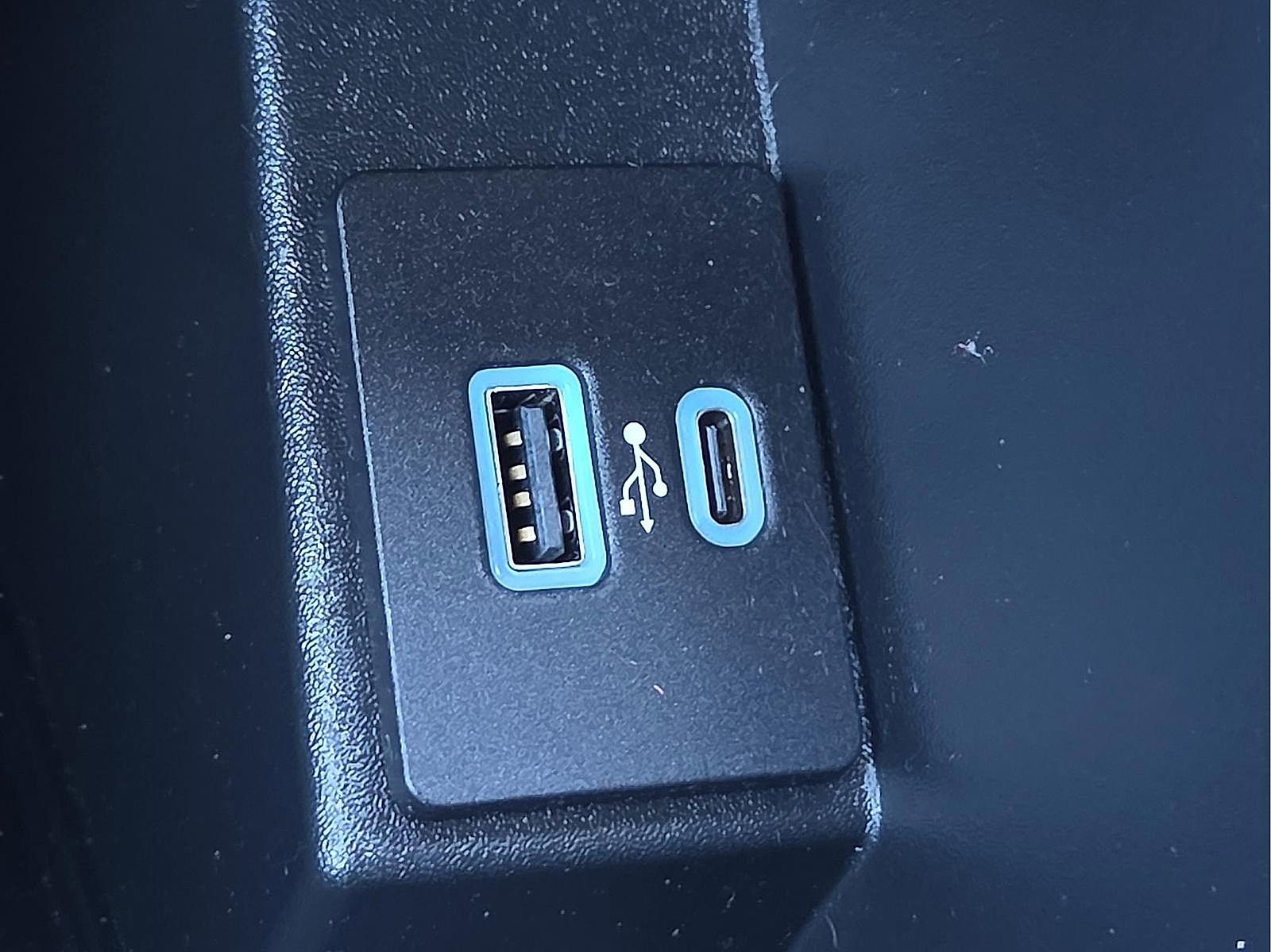 Certified 2021 Ford Edge ST-Line image 19