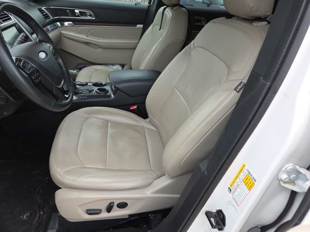 Certified 2019 Ford Explorer Limited w/ Class III Trailer Tow Package image 4