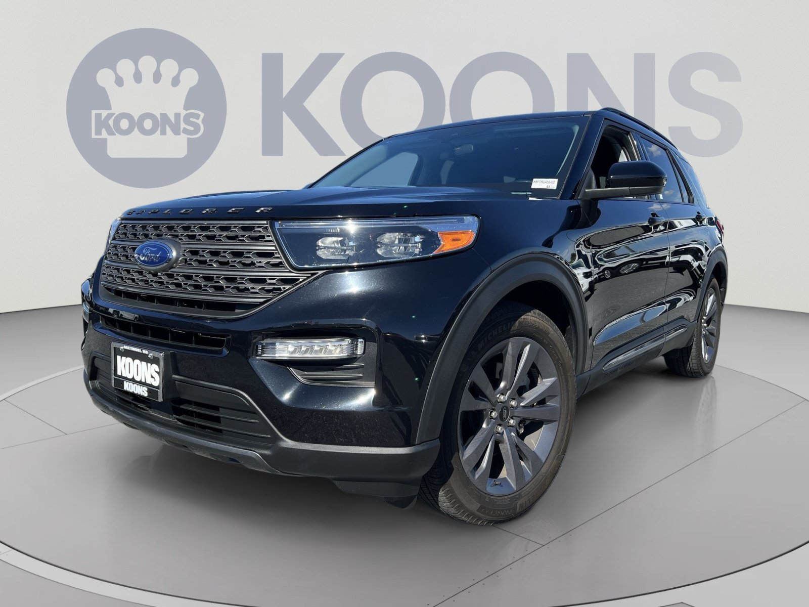 Certified 2024 Ford Explorer XLT w/ Equipment Group 202A RWD image 1
