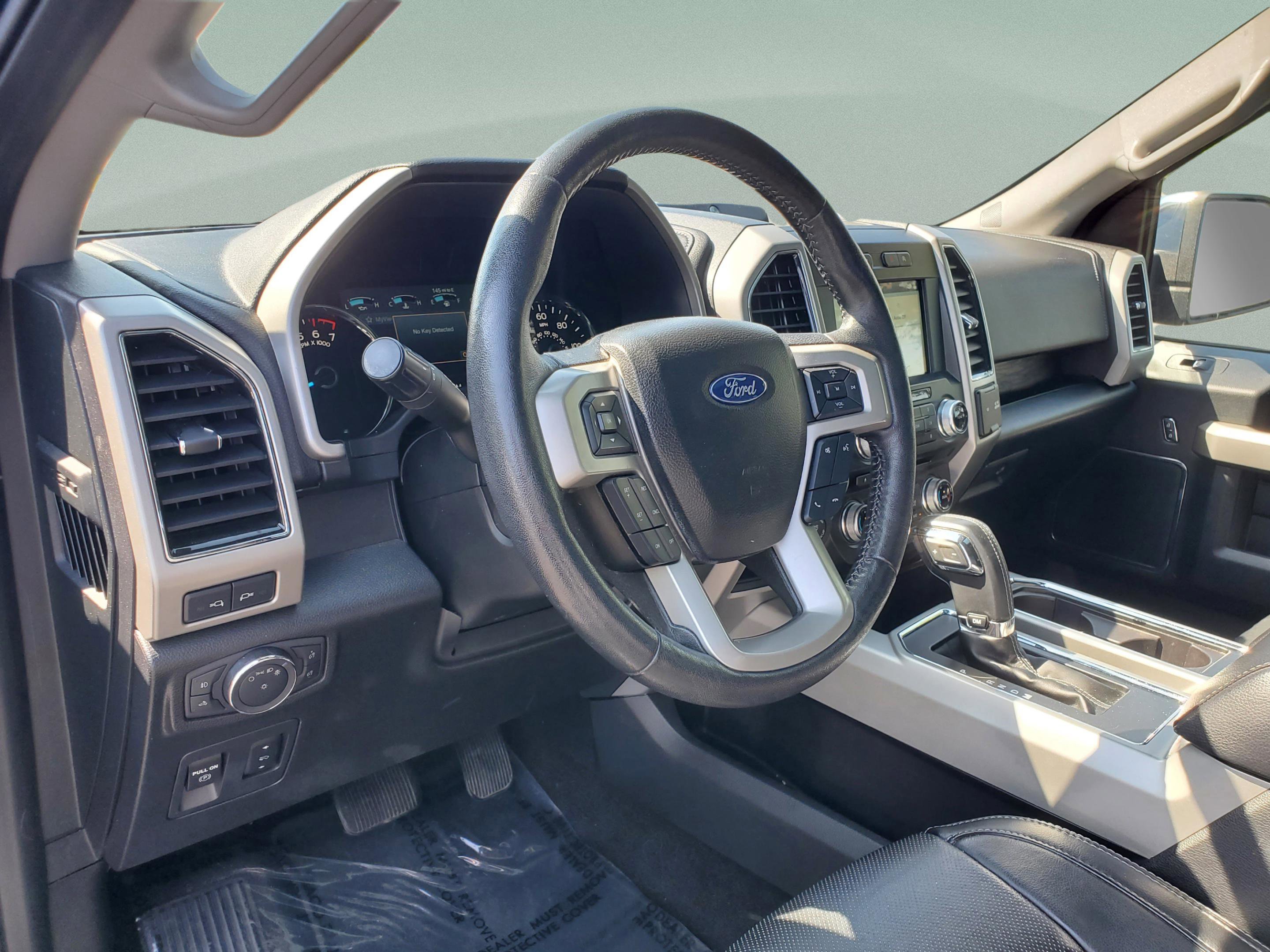 Certified 2018 Ford F150 Lariat w/ Equipment Group 502A Luxury AWD/4WD image 17