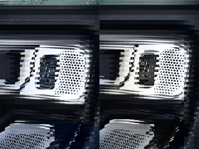 Certified 2021 Ford Explorer Platinum w/ Equipment Group 601A image 27