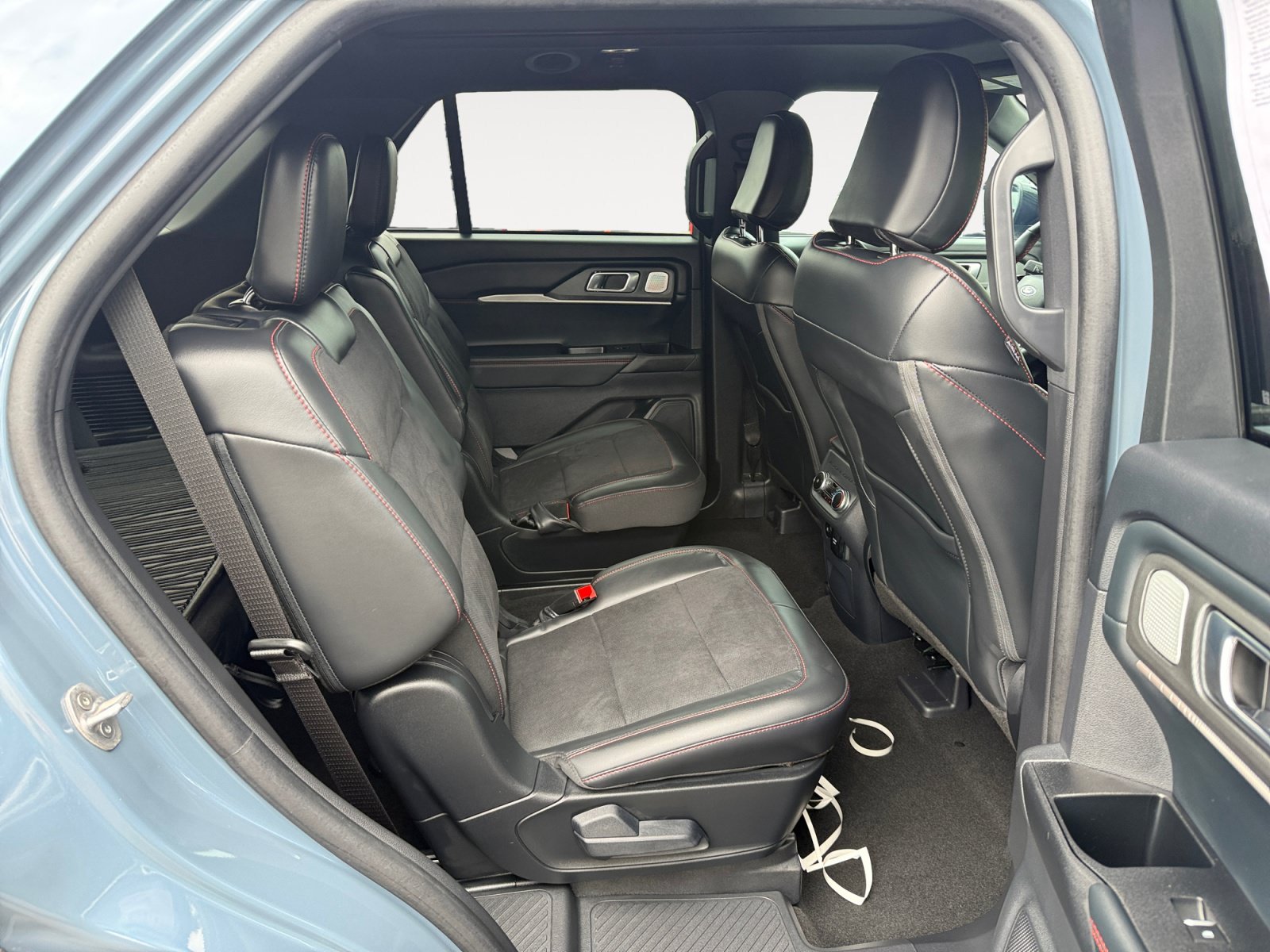 Certified 2025 Ford Explorer ST w/ Sun And Sound Package AWD/4WD image 18