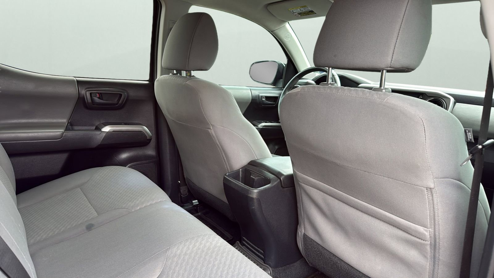 Used 2020 Toyota Tacoma SR5 w/ SR5 Appearance Package (SM) RWD image 26