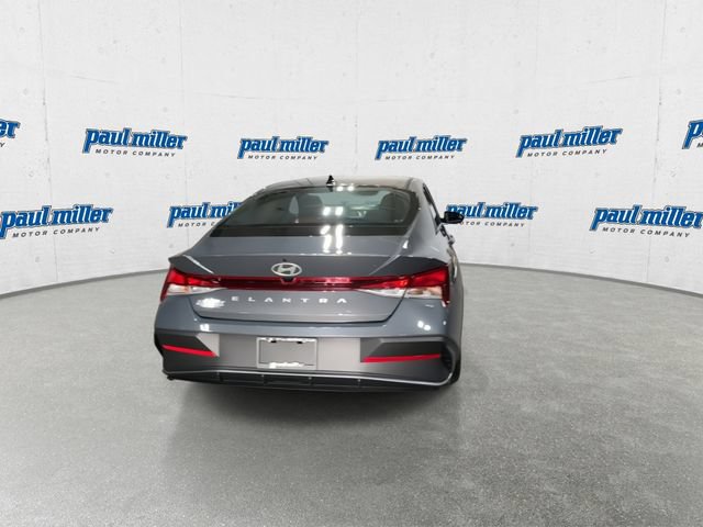 Used 2026 Hyundai Elantra SE FWD image 10