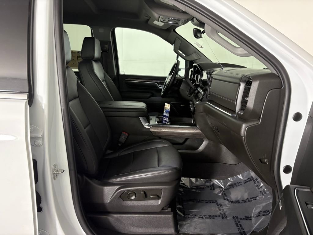 Used 2024 Chevrolet Silverado 2500 LTZ w/ LTZ Premium Package image 38