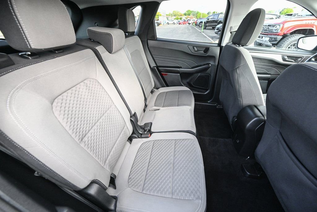 Certified 2022 Ford Escape SE image 31