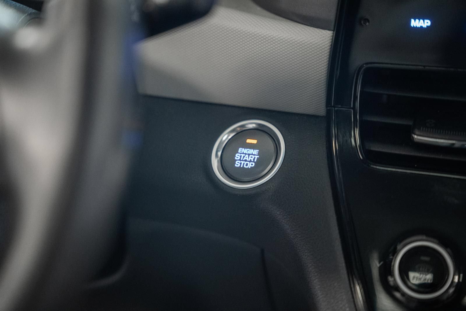 Used 2020 Hyundai Ioniq Limited FWD image 28