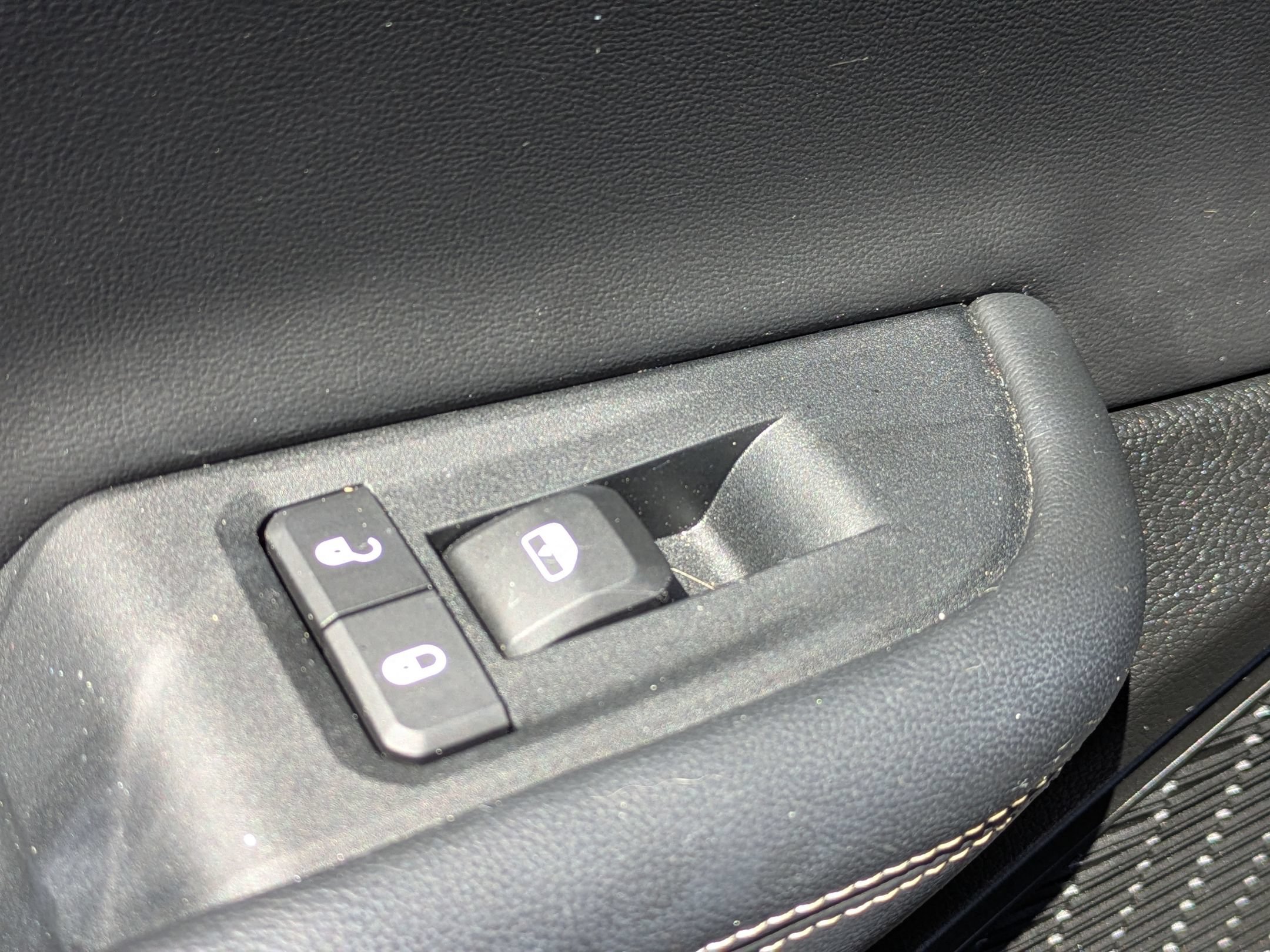 Used 2023 Jeep Grand Cherokee L Laredo AWD/4WD image 25