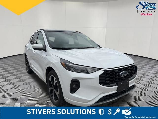 Certified 2023 Ford Escape ST-Line Select w/ Tech Pack #2 image 2