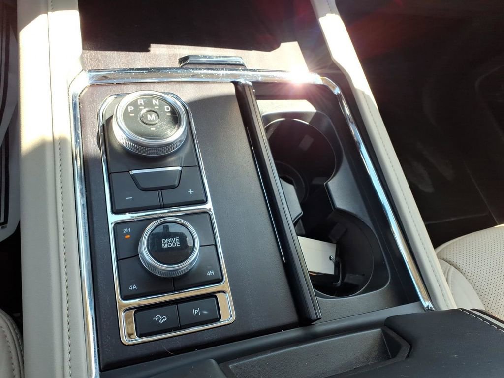 Certified 2024 Ford Expedition Platinum AWD/4WD image 23