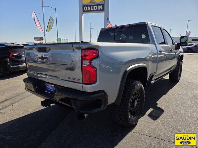Used 2024 Chevrolet Silverado 2500 ZR2 w/ Technology Package AWD/4WD image 7