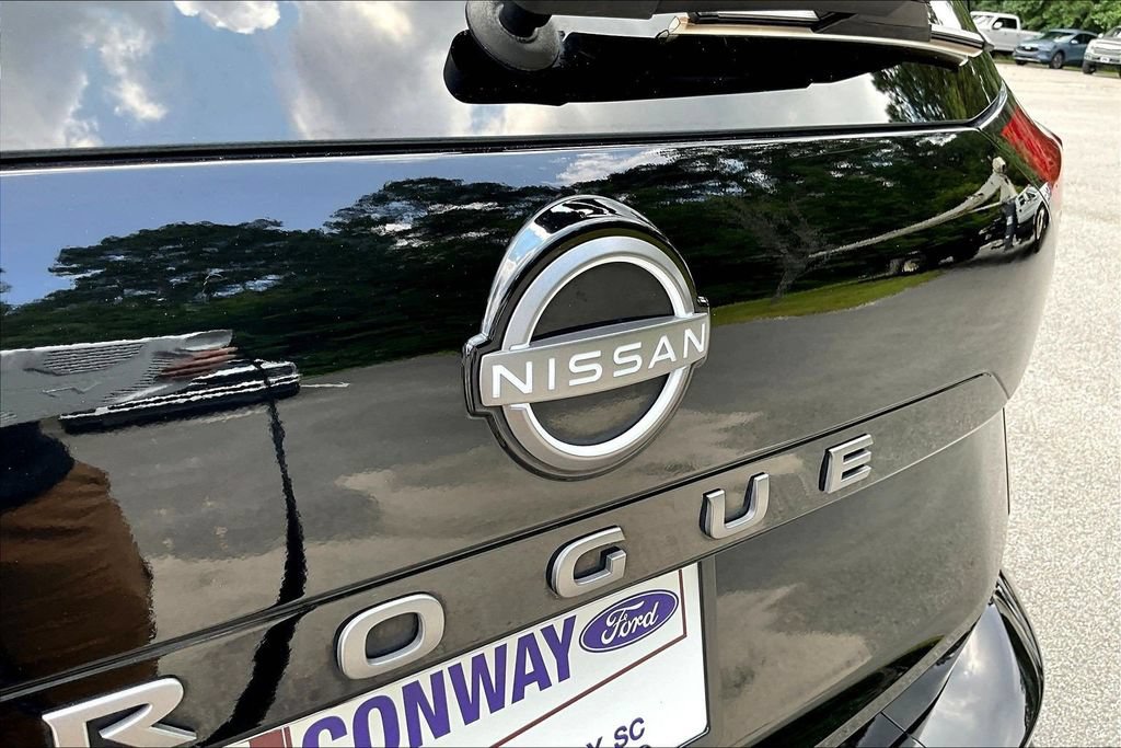 Used 2025 Nissan Rogue SV FWD image 26