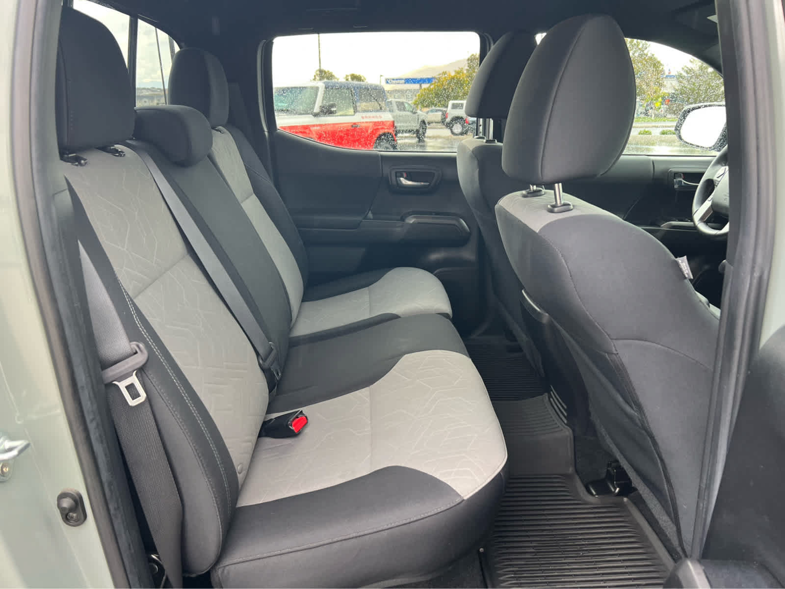 Used 2022 Toyota Tacoma TRD Off-Road AWD/4WD image 18