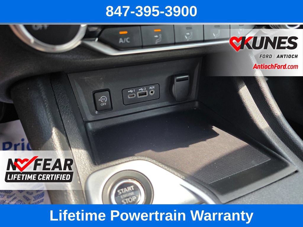 Used 2024 Nissan Sentra SV FWD image 29