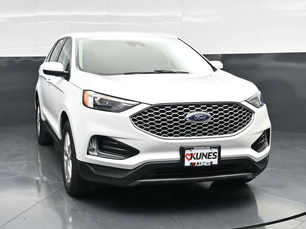 Certified 2024 Ford Edge SEL w/ Convenience Package AWD/4WD image 4