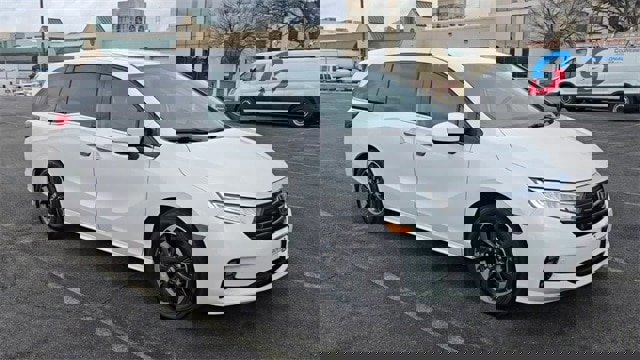 Used 2024 Honda Odyssey Elite image 8