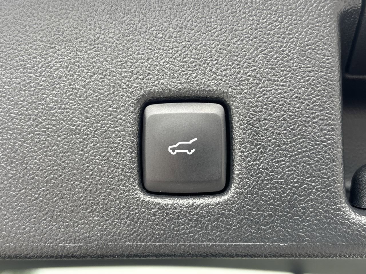 Certified 2023 Ford Escape Active w/ Tech Pack #2 image 9