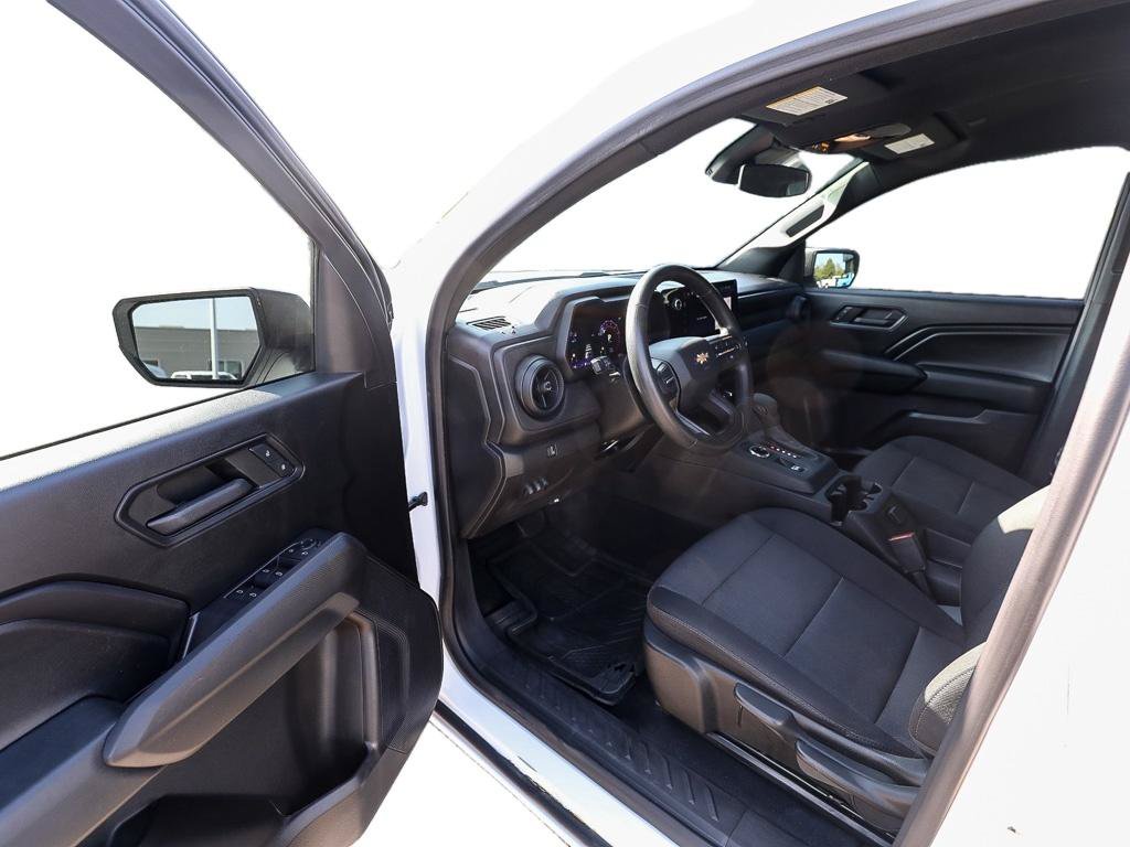 Used 2024 Chevrolet Colorado W/T AWD/4WD image 12
