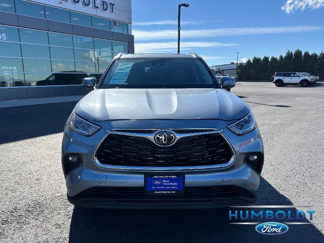 Used 2023 Toyota Highlander Limited AWD/4WD image 2