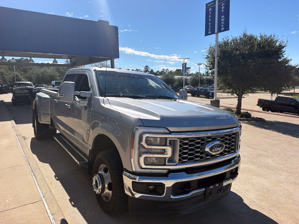 Certified 2023 Ford F350 Lariat w/ FX4 Off-Road Package AWD/4WD image 4