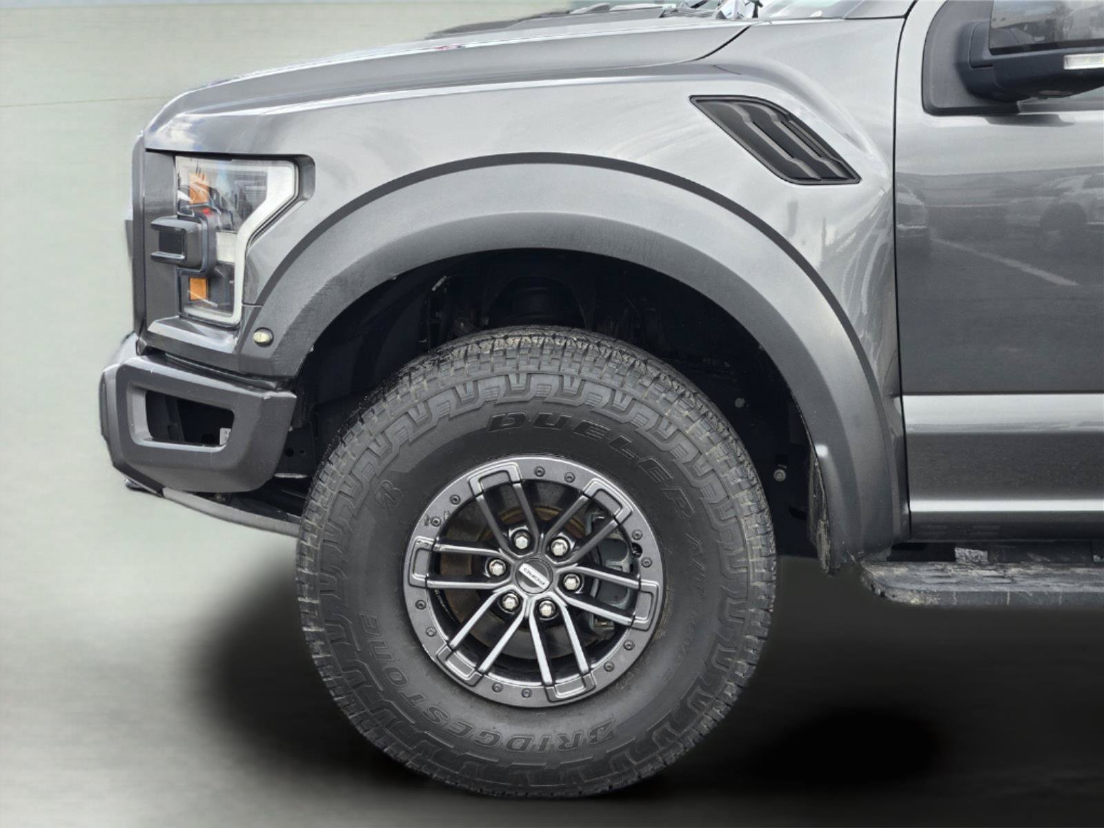 Certified 2019 Ford F150 Raptor w/ Equipment Group 802A Luxury AWD/4WD image 9