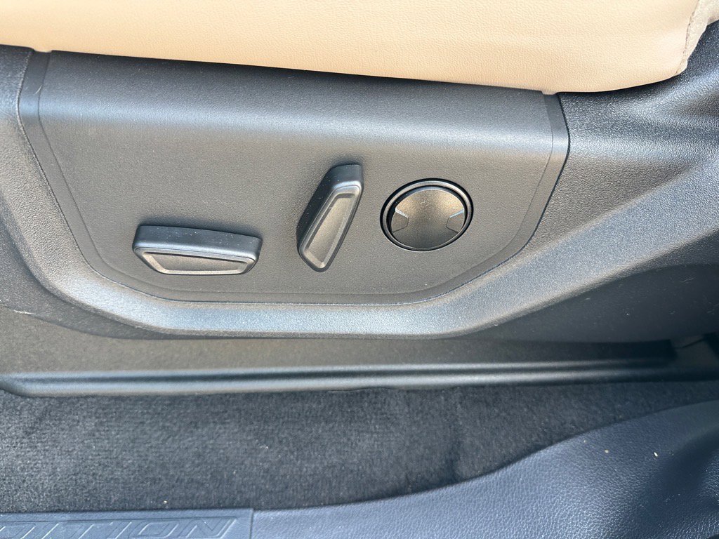 Certified 2024 Ford Expedition XLT image 16