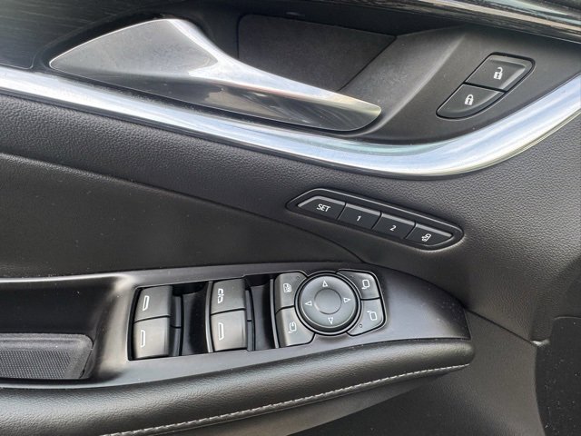 Used 2020 Buick Enclave Avenir w/ Avenir Technology Package image 29