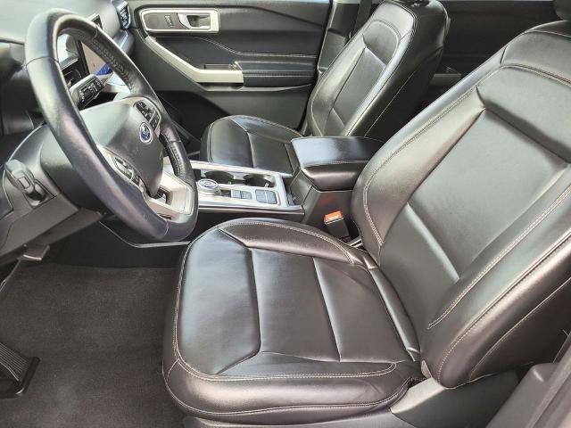Certified 2022 Ford Explorer XLT w/ Equipment Group 202A image 16
