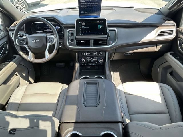 Used 2024 Chevrolet Tahoe Z71 w/ Luxury Package AWD/4WD image 4