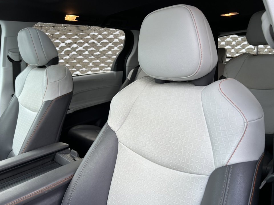 Used 2021 Toyota Sienna XSE image 15