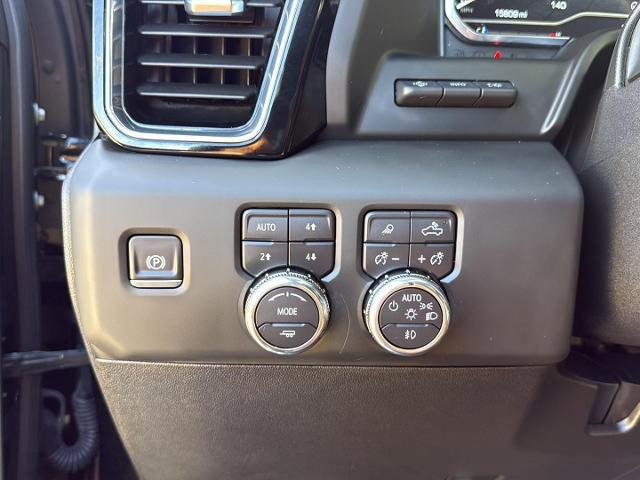 Used 2025 GMC Sierra 2500 Denali Ultimate image 16