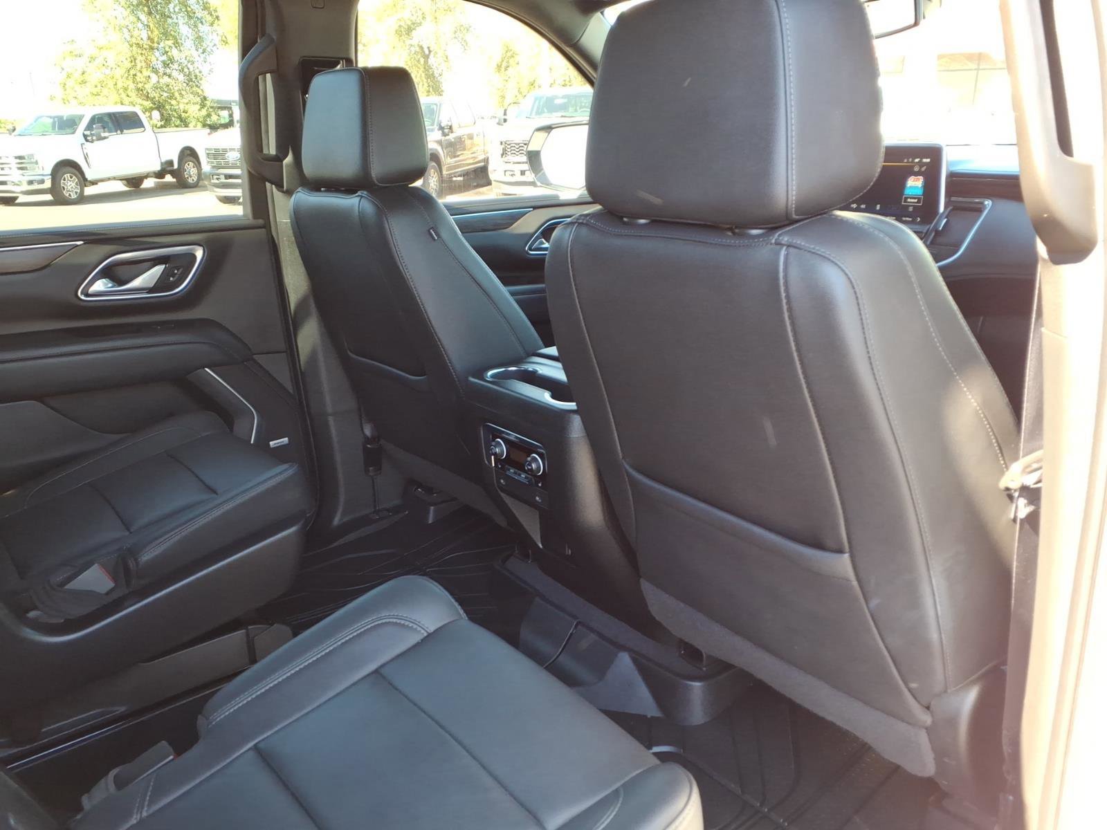 Used 2022 Chevrolet Tahoe LT w/ Luxury Package image 14