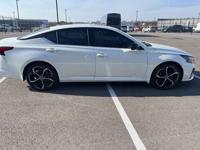 Used 2023 Nissan Altima 2.5 SR w/ SR Premium Package image 5