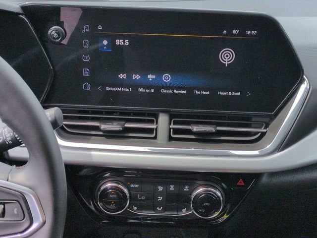 Used 2025 Chevrolet Trax LT w/ LT Convenience Package image 21