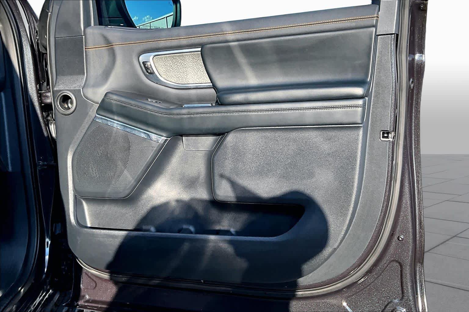 Certified 2025 Ford Expedition Tremor AWD/4WD image 23