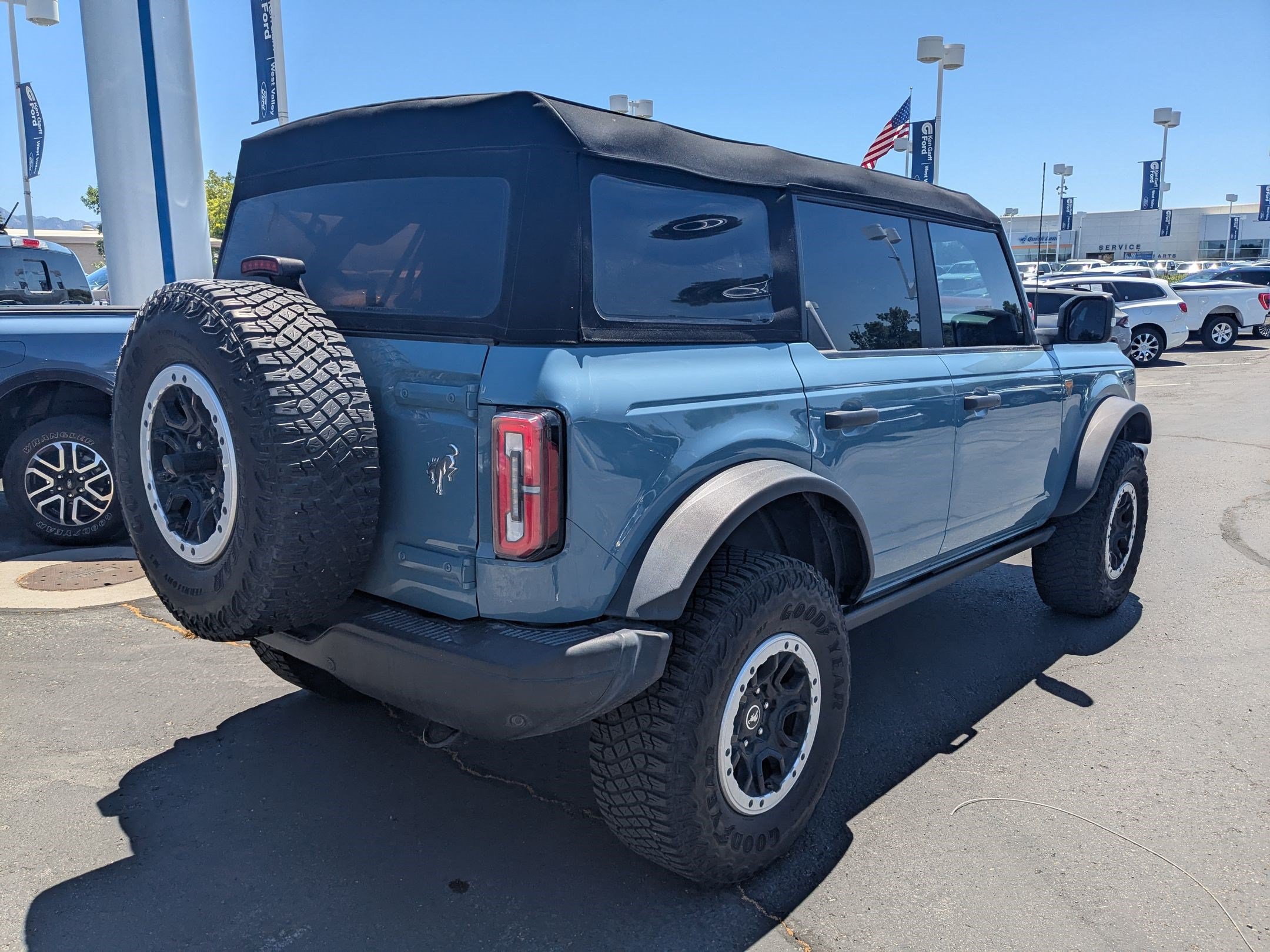 Certified 2023 Ford Bronco Badlands AWD/4WD image 3