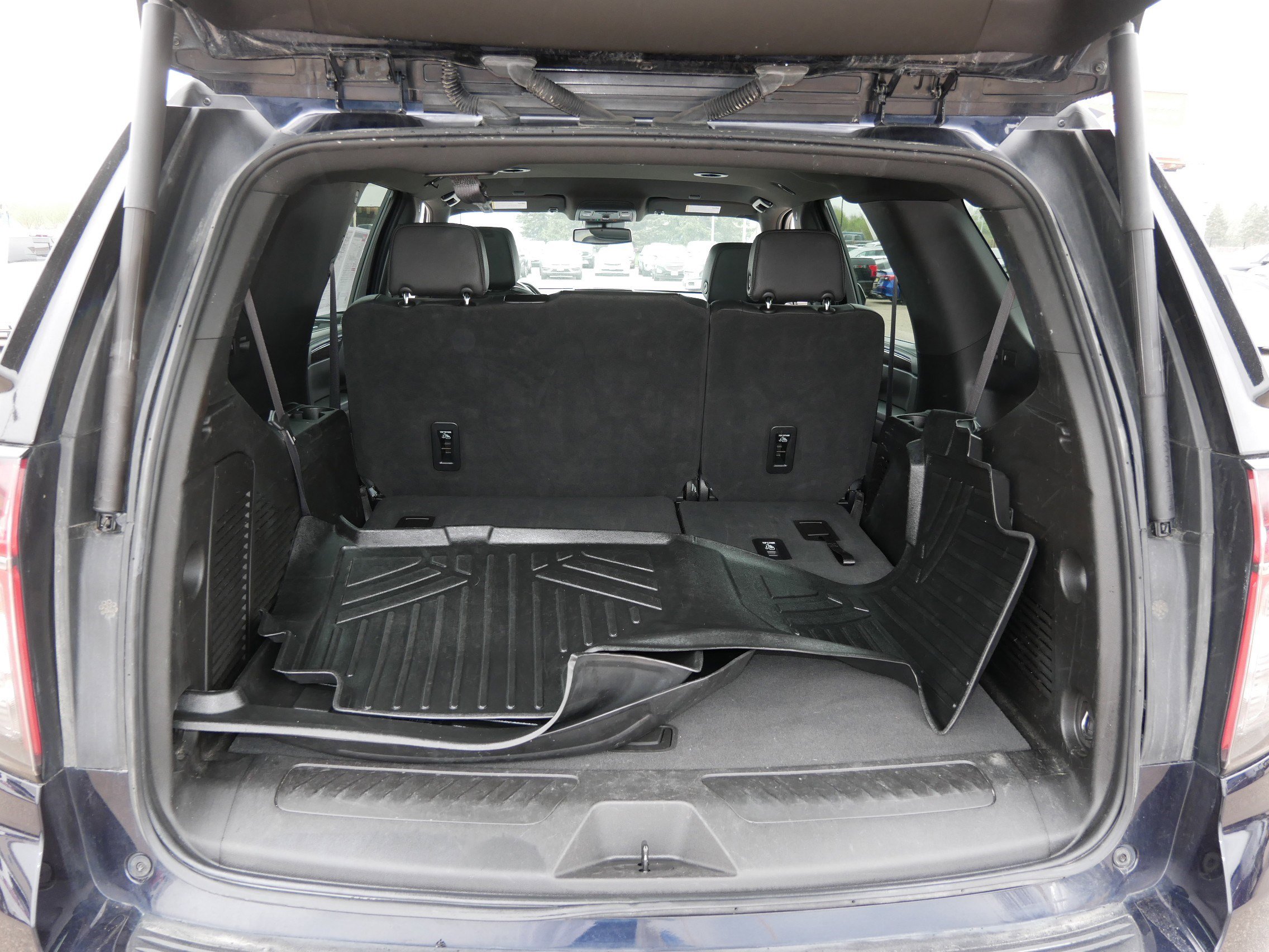 Used 2023 Chevrolet Tahoe LT AWD/4WD image 18