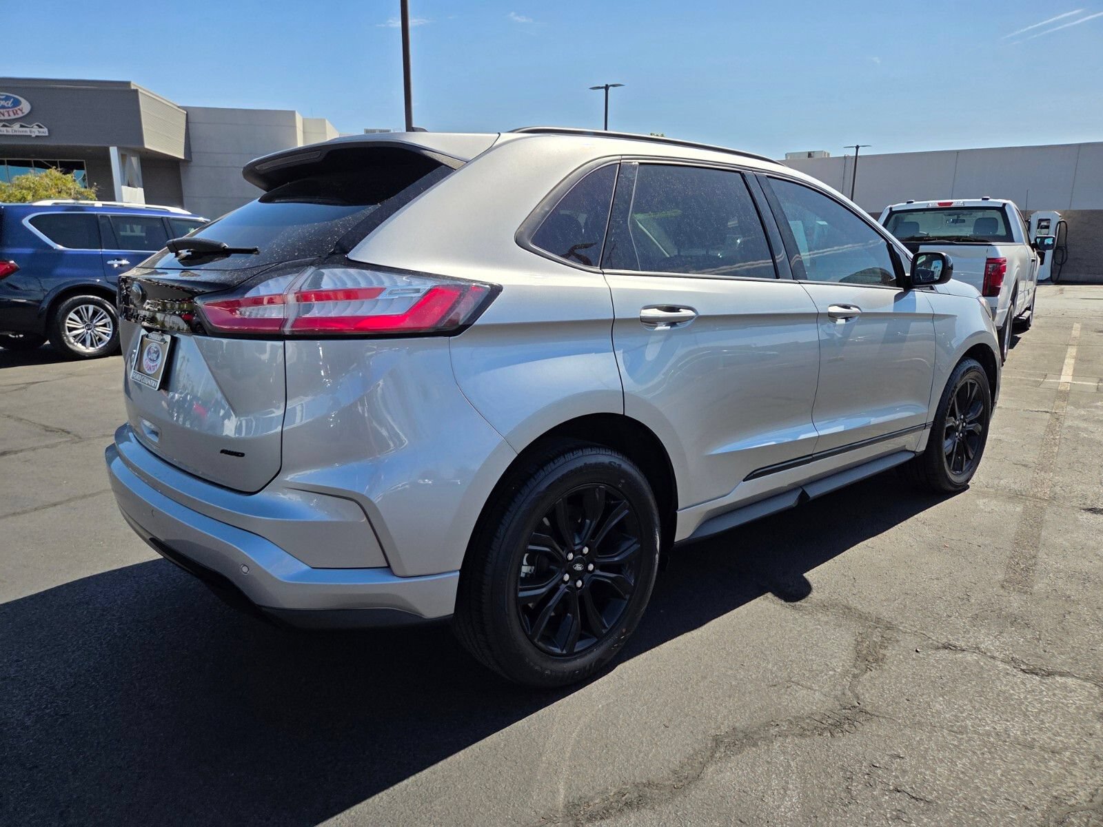 Certified 2023 Ford Edge SE w/ Black Appearance Package AWD/4WD image 6