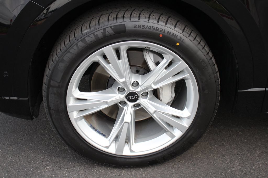 Used 2022 Audi Q8 Premium Plus AWD/4WD image 14