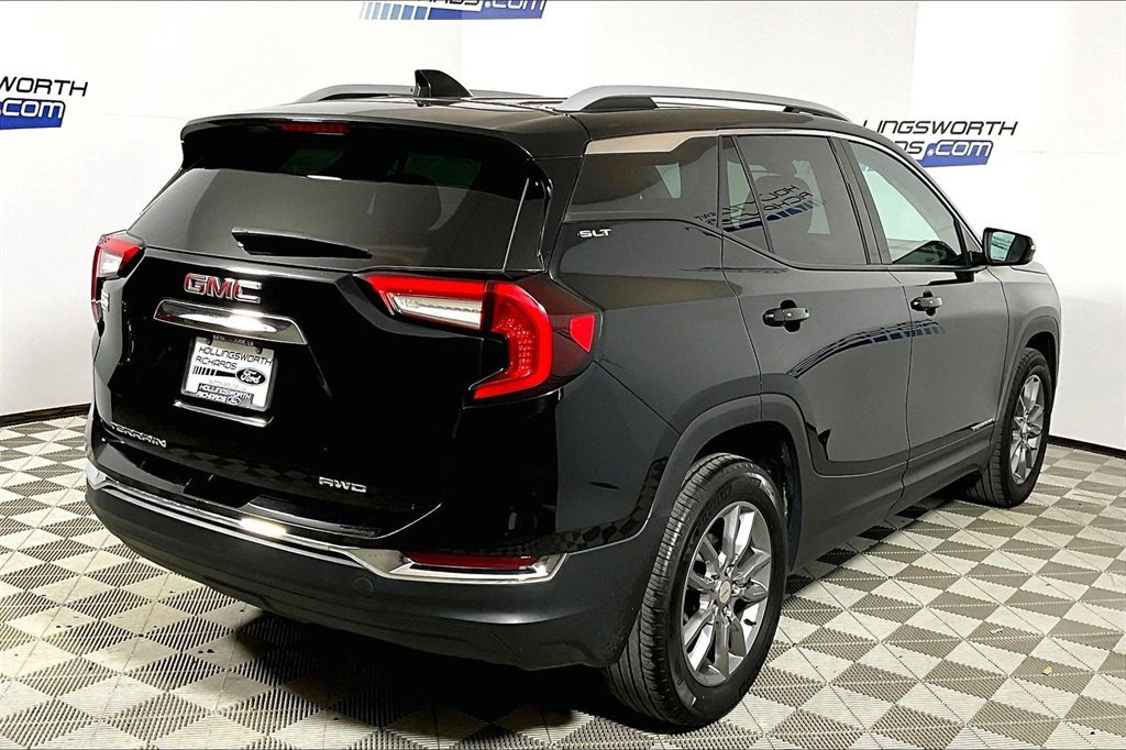 Used 2024 GMC Terrain SLT image 9