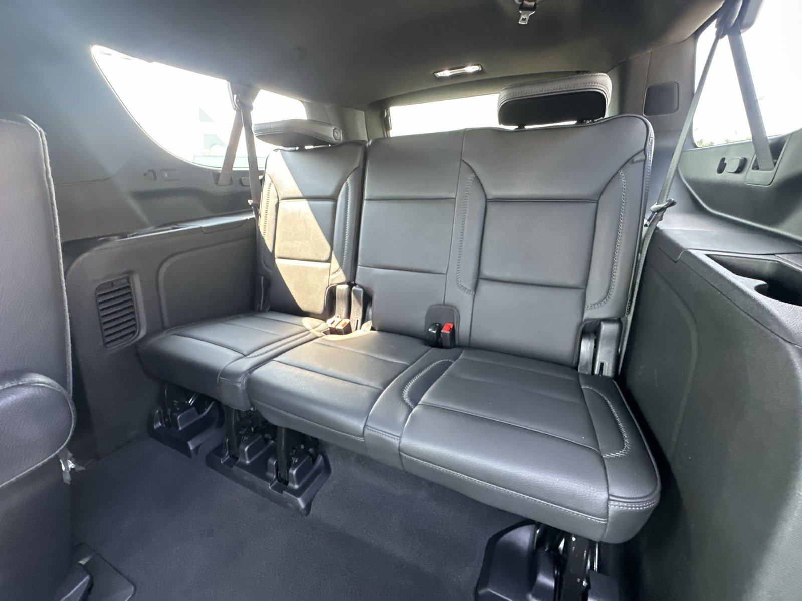 Used 2025 GMC Yukon XL Denali AWD/4WD image 33